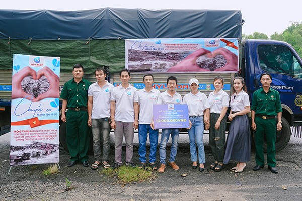 Biểu tượng email và tài liệu, đại diện cho hỗ trợ qua email DEBET