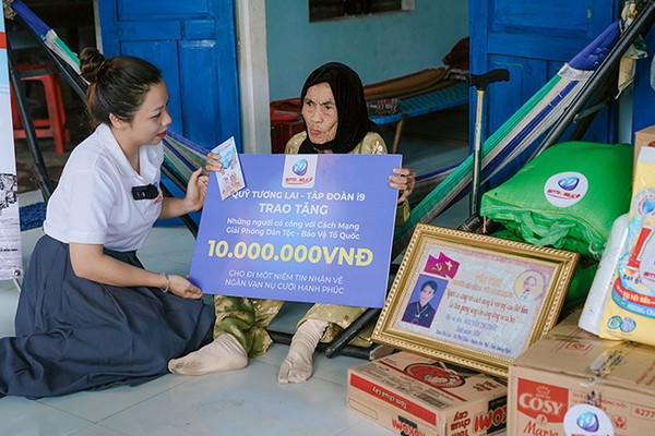 Hình ảnh điện thoại và tai nghe, tượng trưng cho hỗ trợ qua điện thoại DEBET